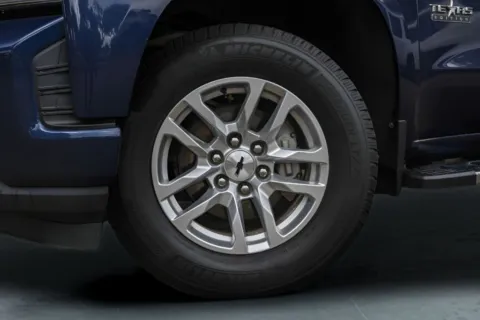 More photos of 2020 Chevrolet Silverado 1500 RST at Covert Buick GMC, TX