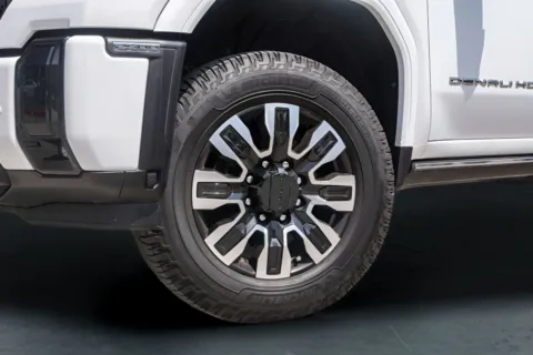 More photos of 2025 GMC Sierra 2500HD Denali Ultimate at Covert Buick GMC, TX