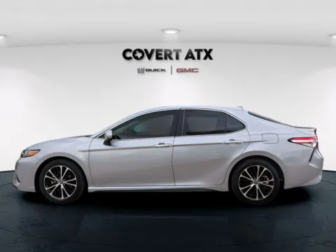 More photos of 2020 Toyota Camry SE at Covert Buick GMC, TX