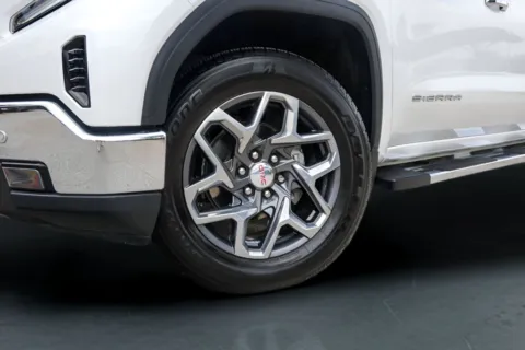 More photos of 2022 GMC Sierra 1500 SLT at Covert Buick GMC, TX