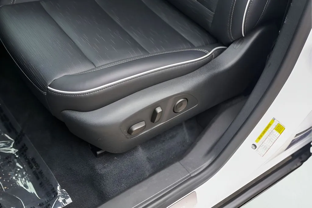 Buick Enclave photo 11