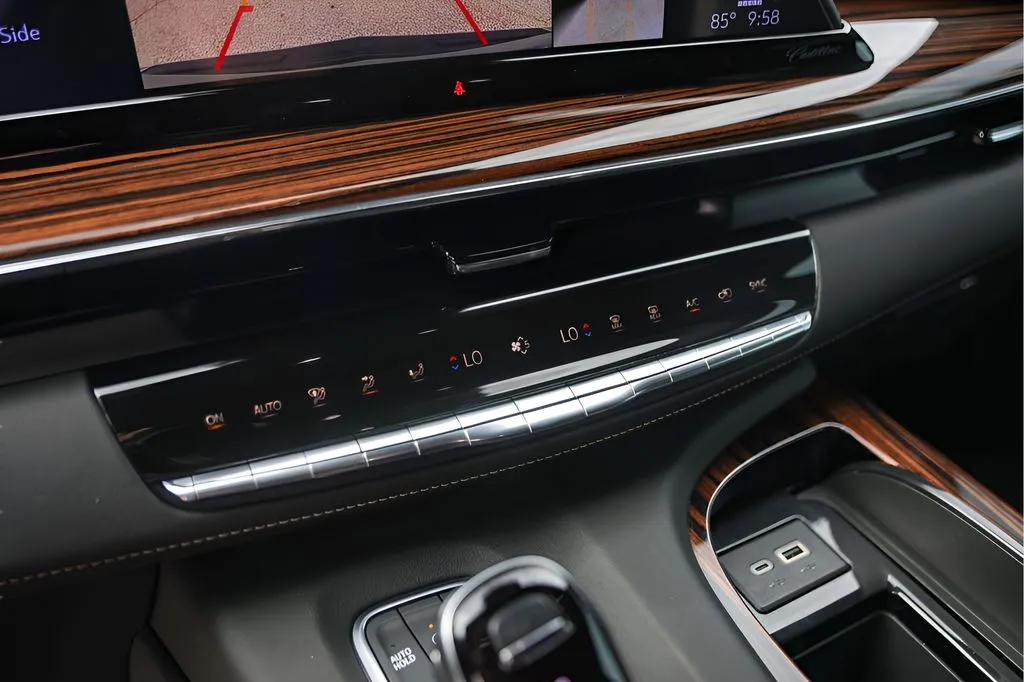 Cadillac Escalade photo 21