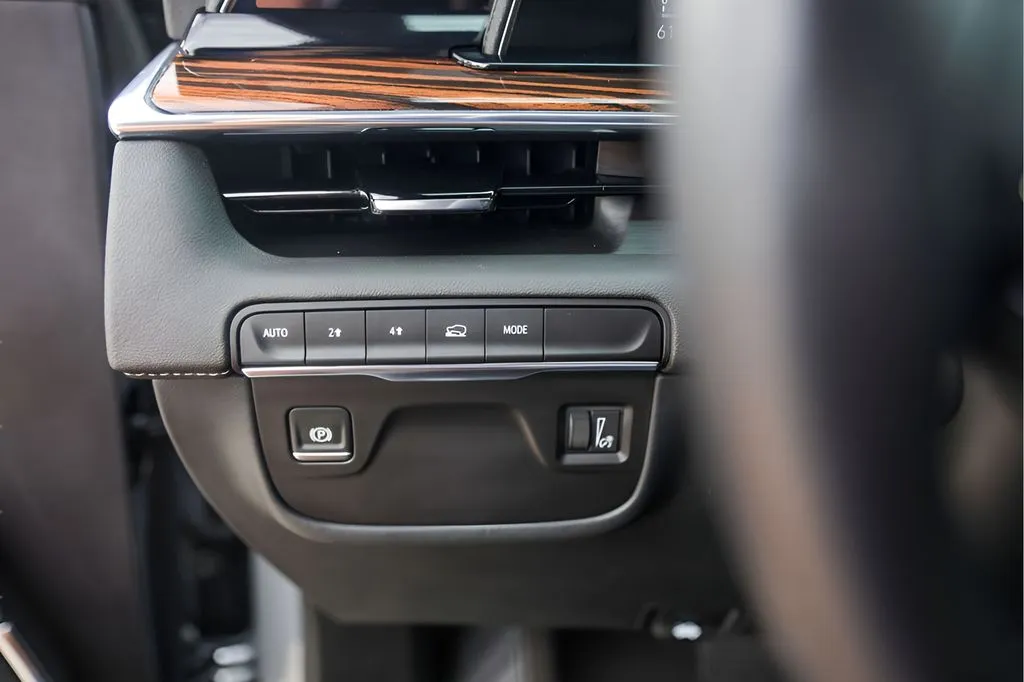 Cadillac Escalade photo 18