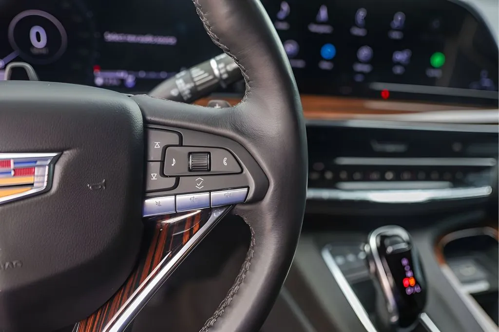 Cadillac Escalade photo 16