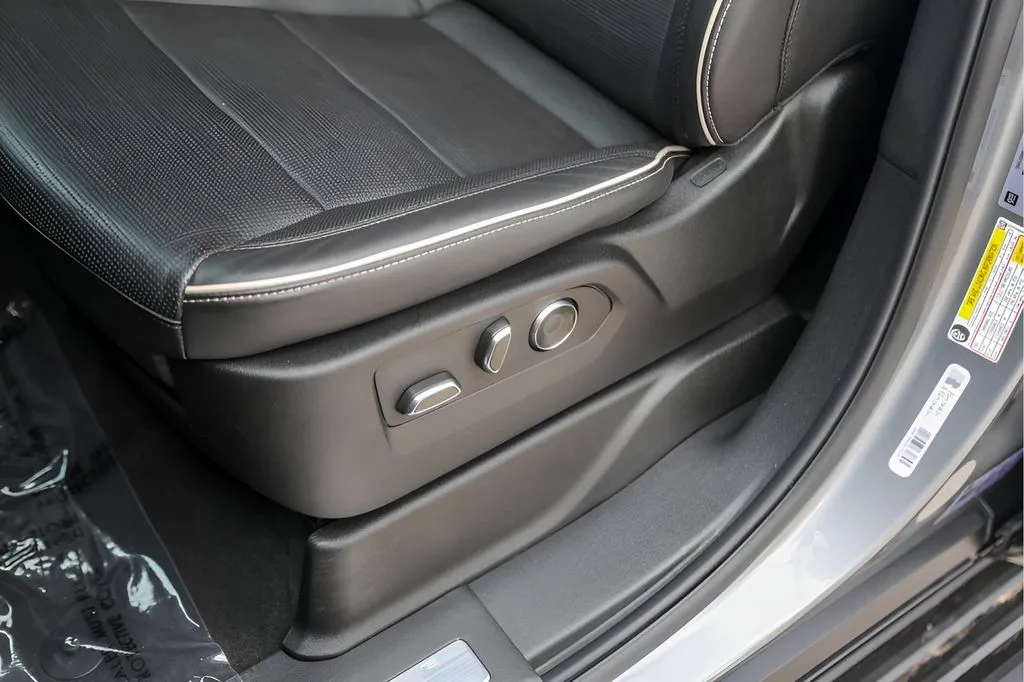 Cadillac Escalade photo 11