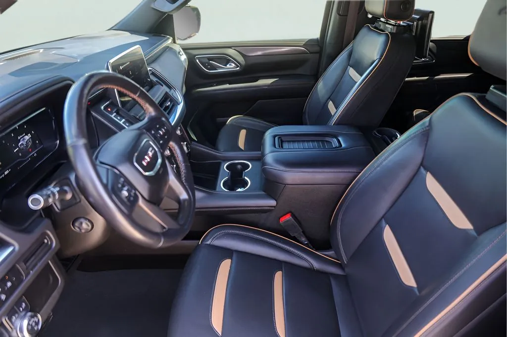 GMC Yukon photo 12
