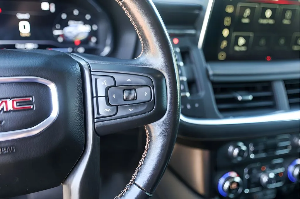 GMC Yukon photo 16