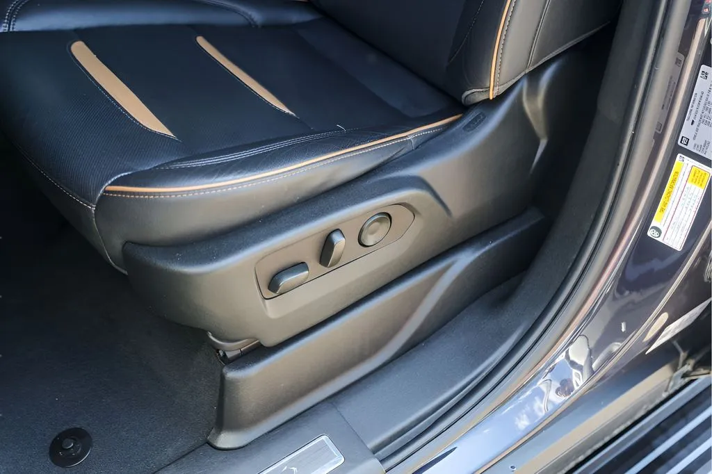 GMC Yukon photo 11