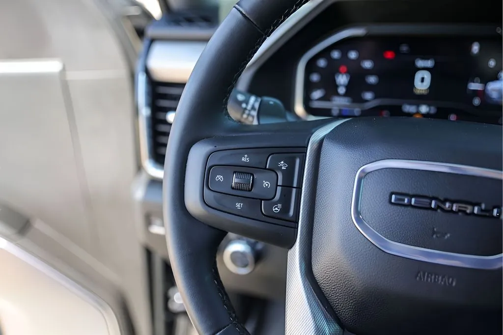 GMC Sierra photo 17