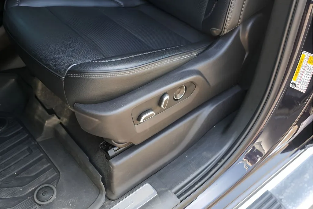 GMC Sierra photo 11