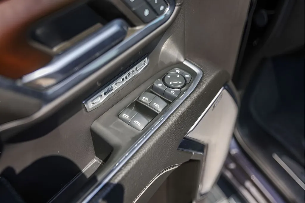 GMC Sierra photo 25