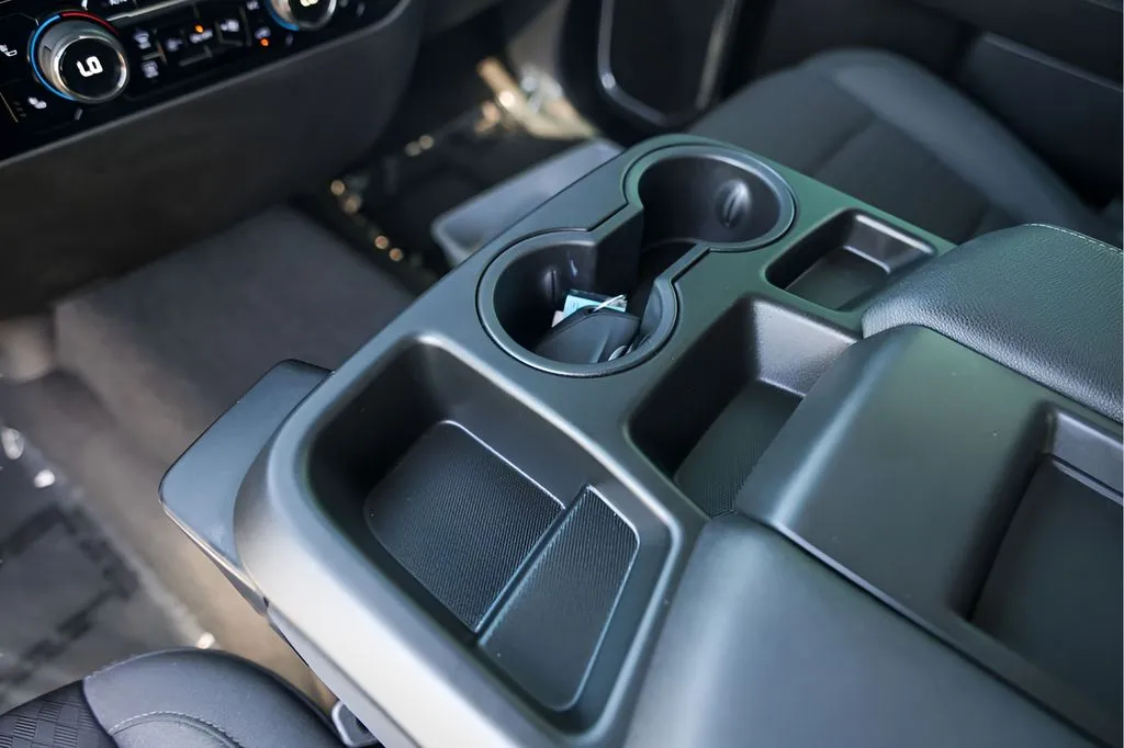 Chevrolet Silverado photo 22
