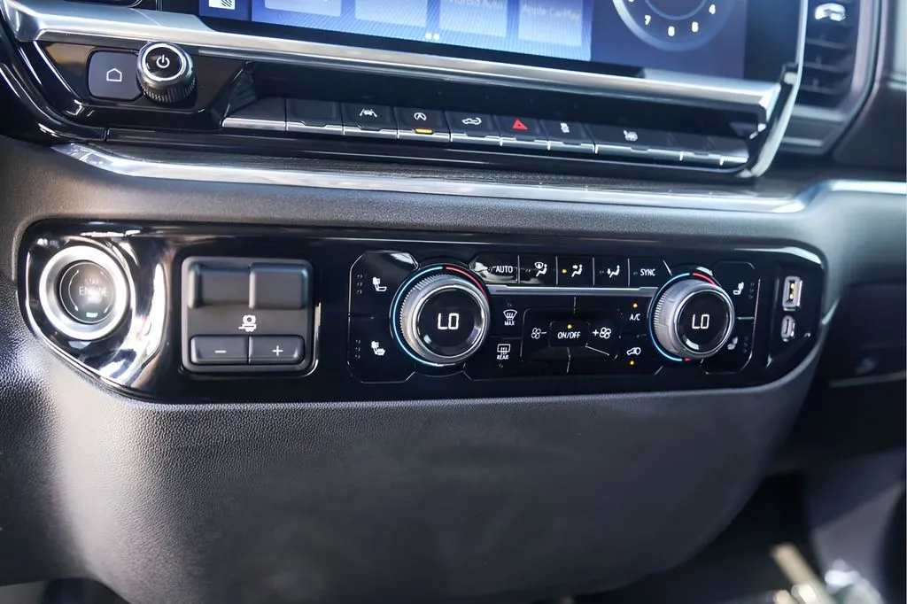 Chevrolet Silverado photo 21