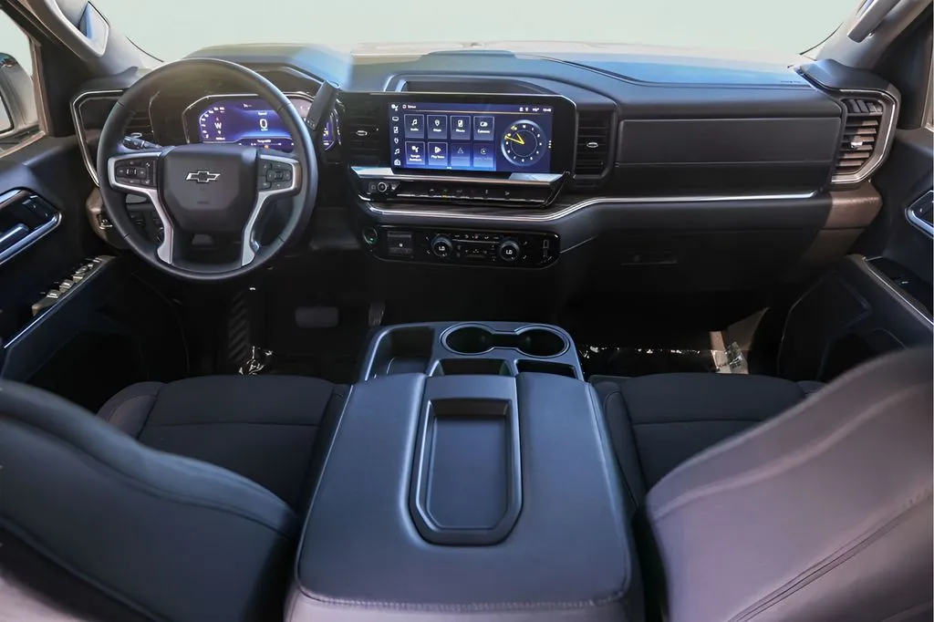 Chevrolet Silverado photo 27