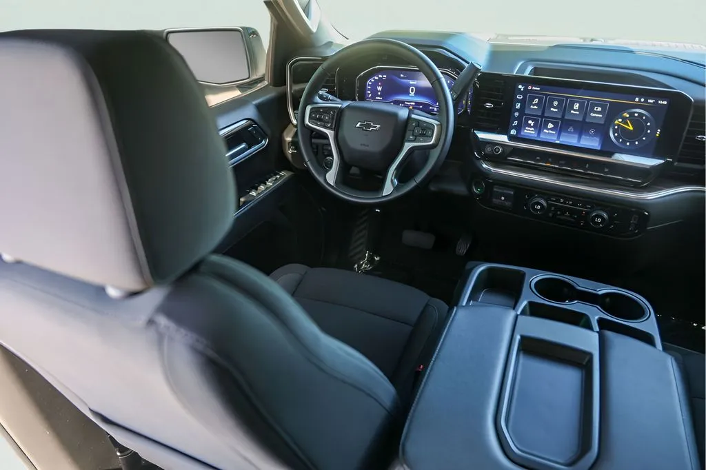 Chevrolet Silverado photo 28