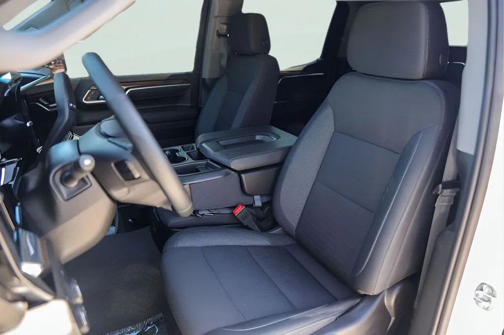 Chevrolet Silverado photo 9