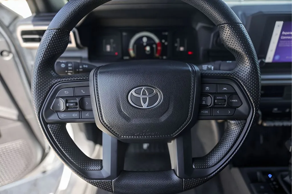 Toyota Tacoma photo 15