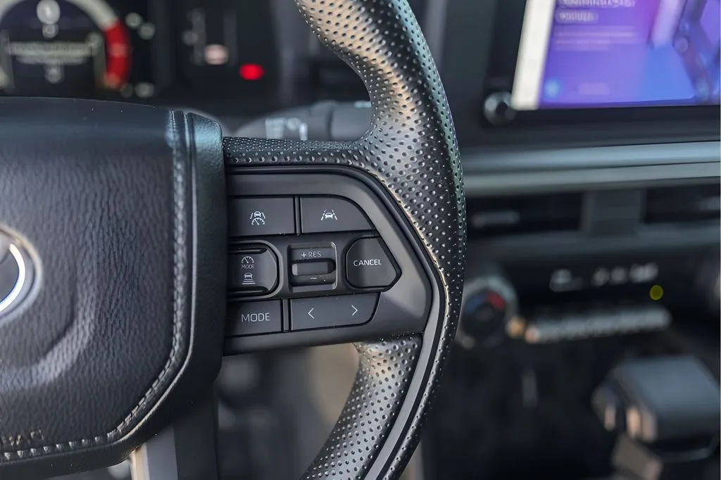 Toyota Tacoma photo 16