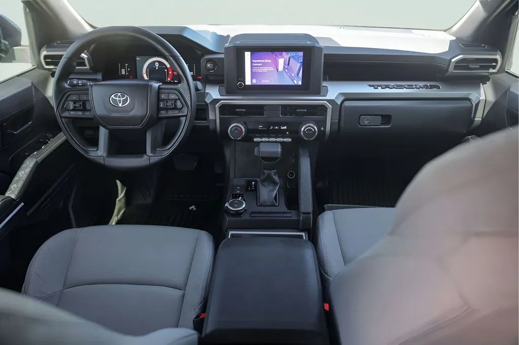 Toyota Tacoma photo 28
