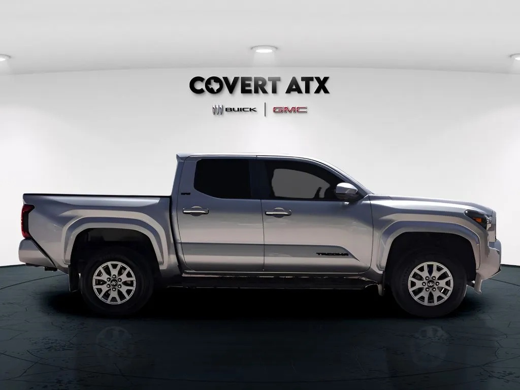 Toyota Tacoma photo 8