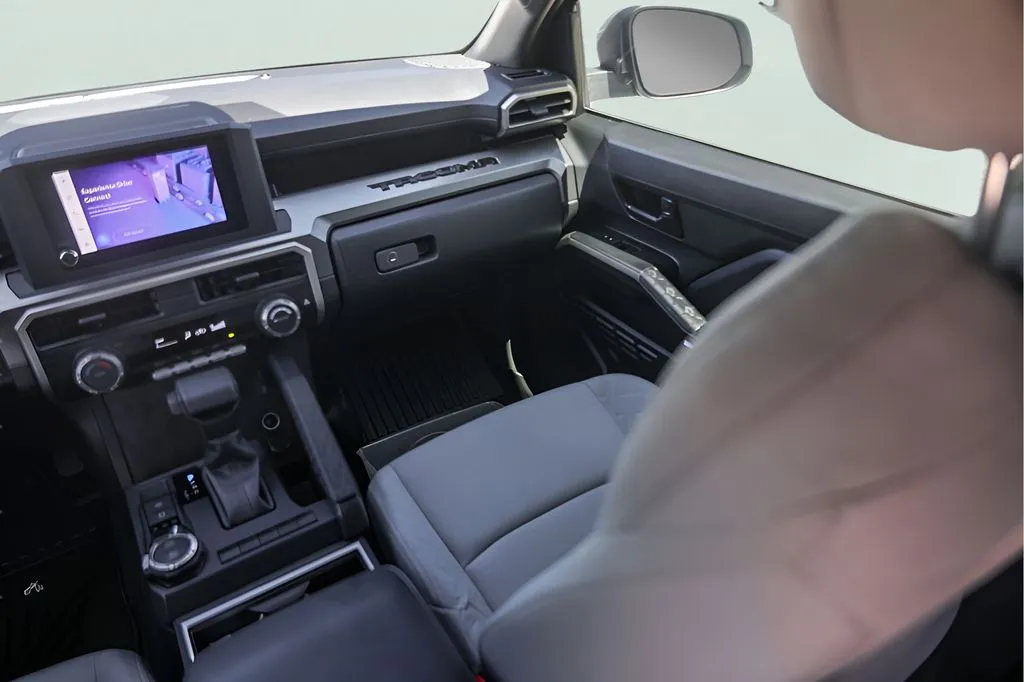 Toyota Tacoma photo 30
