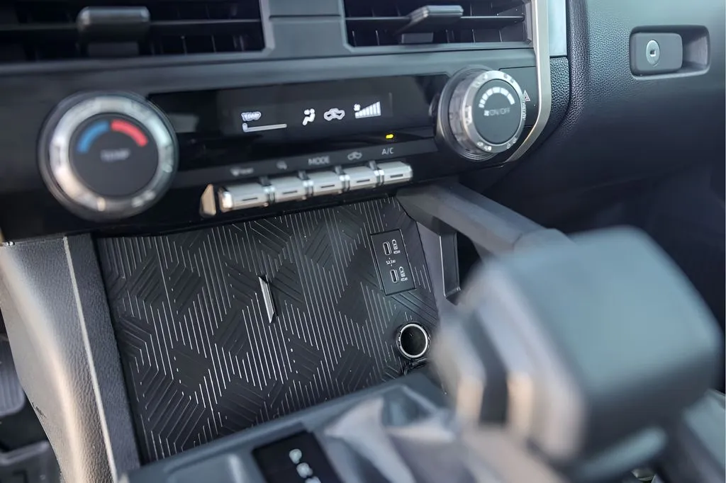 Toyota Tacoma photo 22