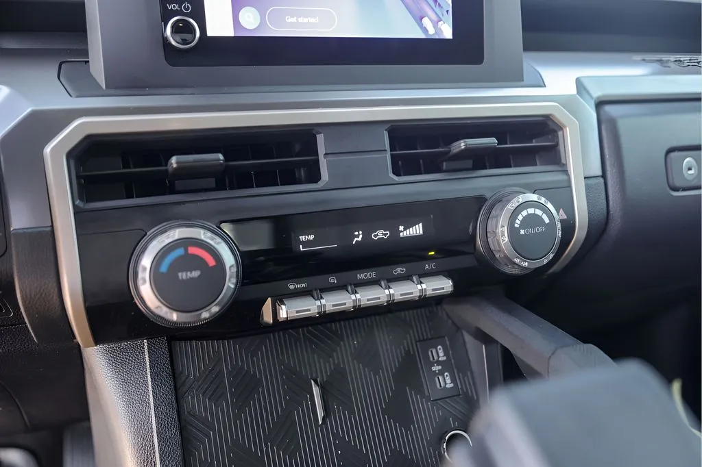 Toyota Tacoma photo 21