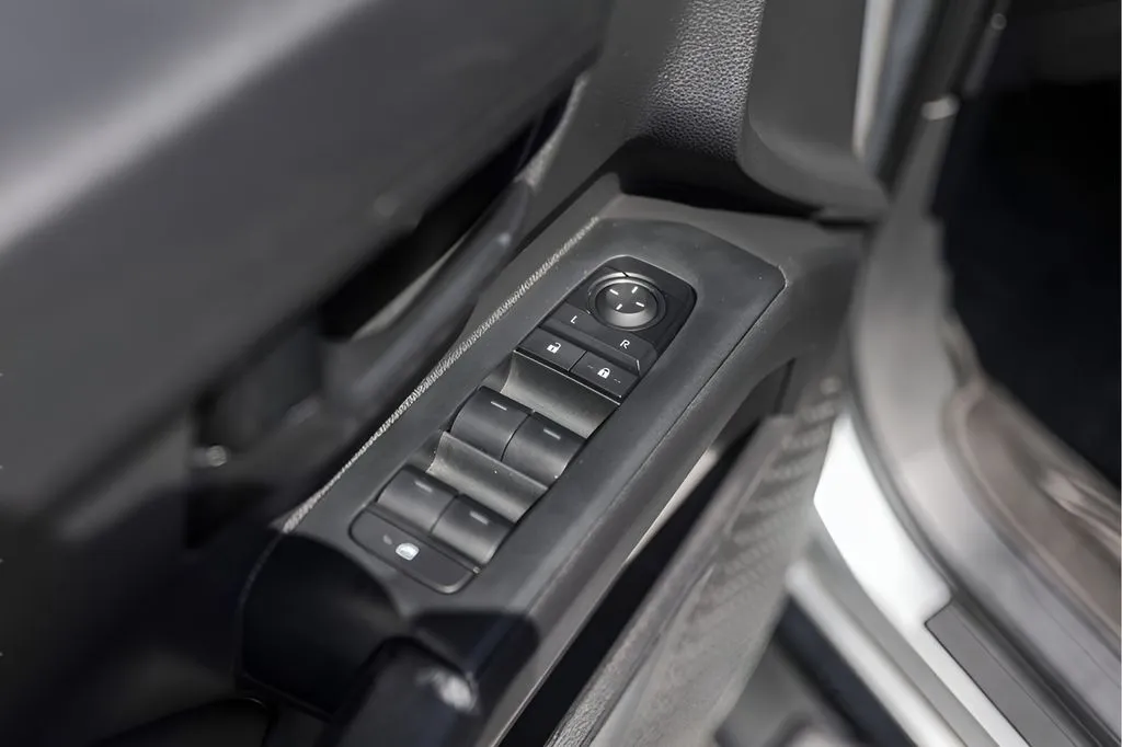 Toyota Tacoma photo 25