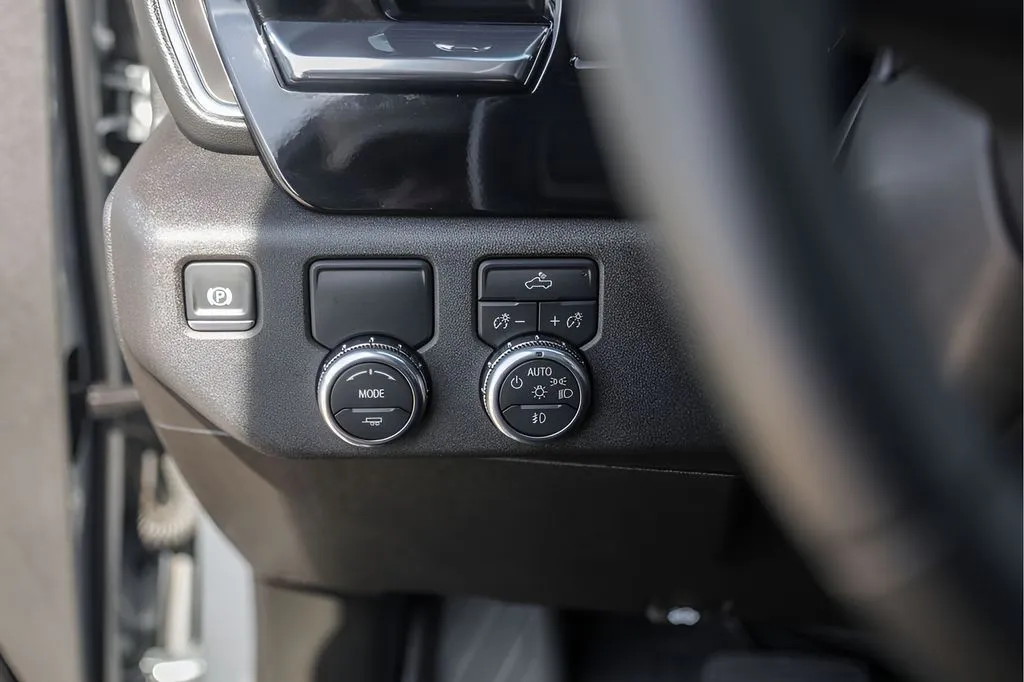 GMC Sierra photo 18