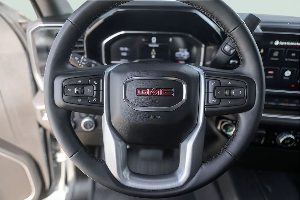 GMC Sierra photo 15