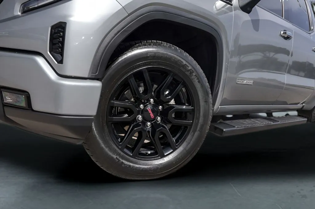 GMC Sierra photo 4