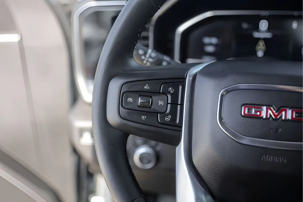 GMC Sierra photo 17