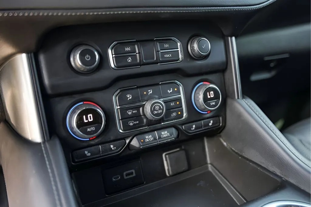 Chevrolet Tahoe photo 23