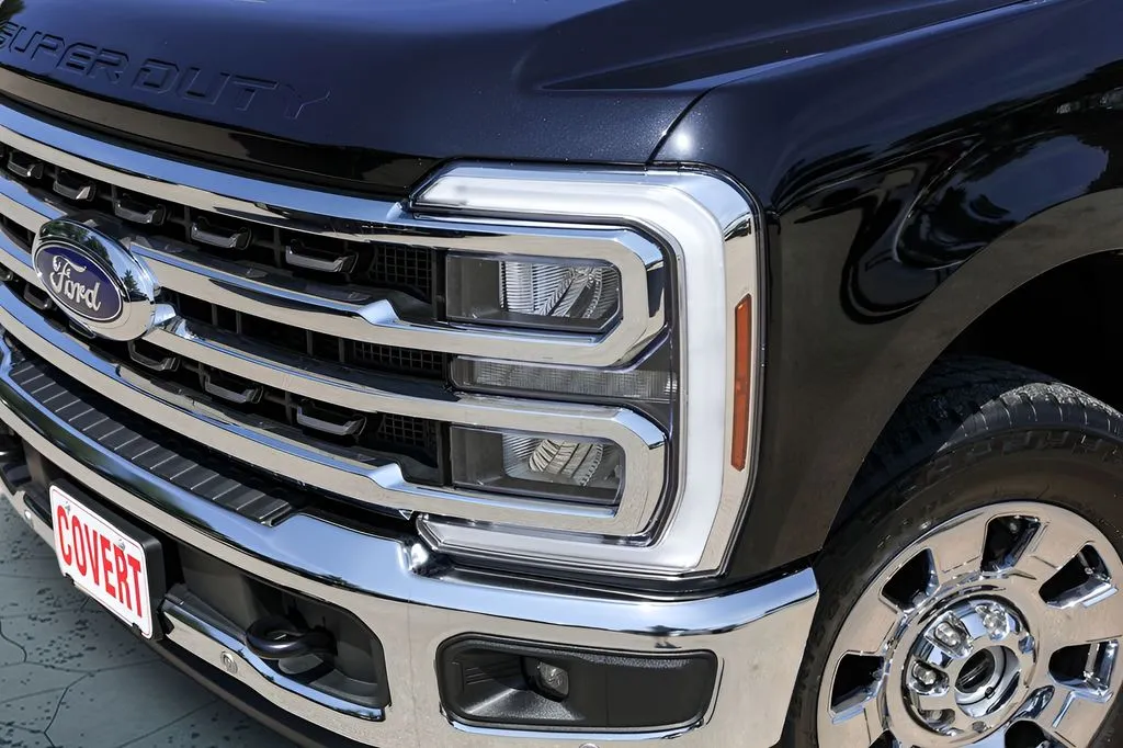 Ford F-250SD photo 3