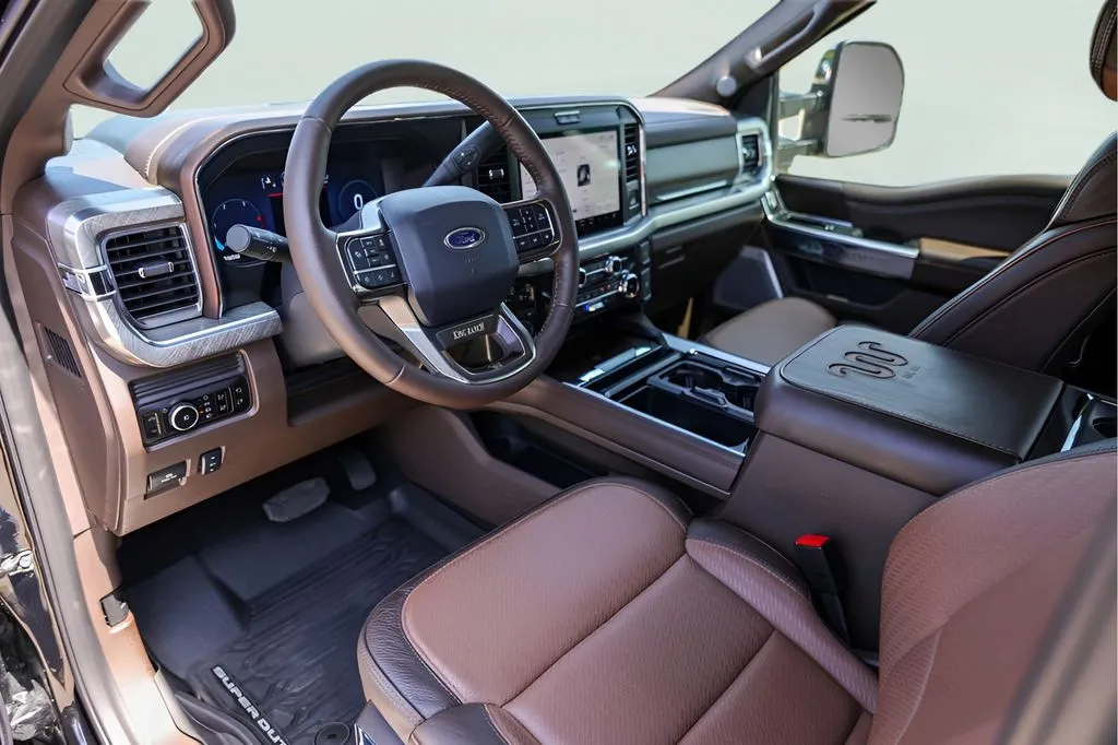 Ford F-250SD photo 12