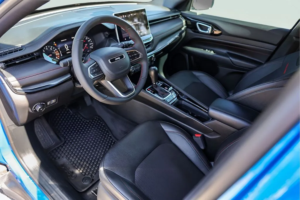Jeep Compass photo 13