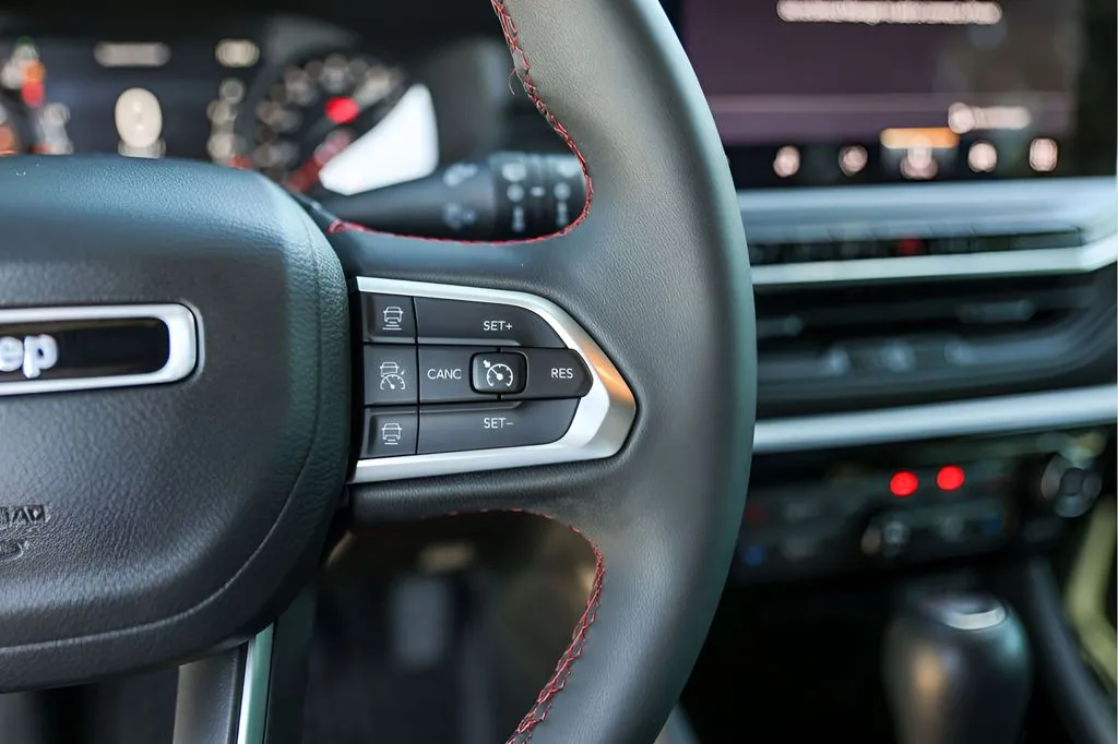 Jeep Compass photo 16