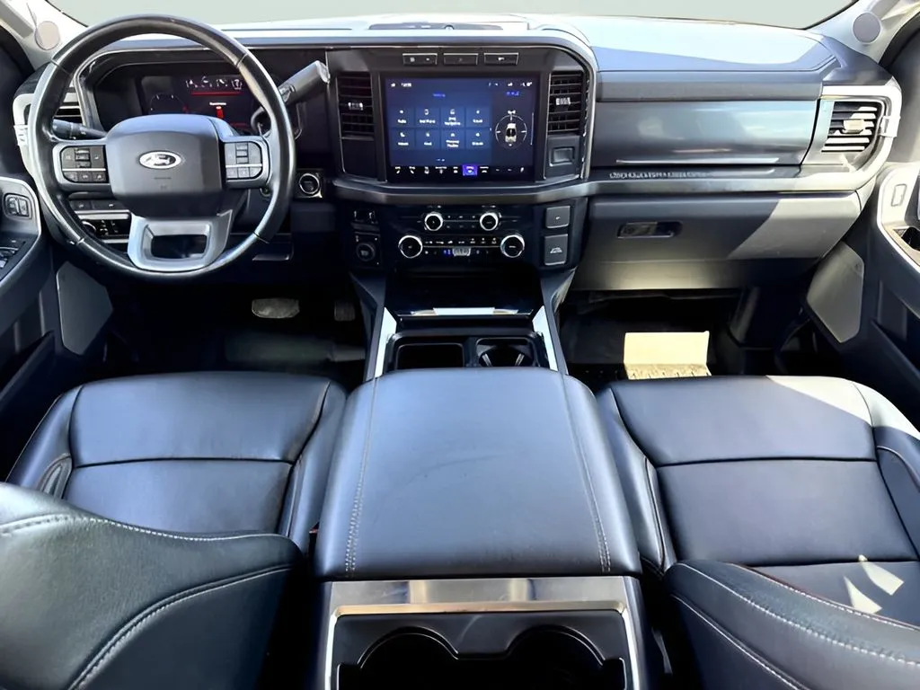 Ford F-250SD photo 20