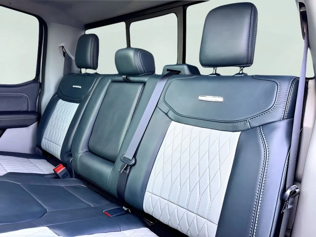 Ford F350SD photo 17