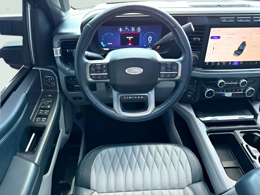 Ford F350SD photo 23