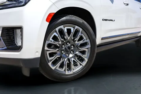 More photos of 2023 GMC Yukon XL Denali Ultimate at Covert Buick GMC, TX
