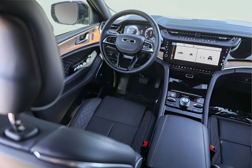 Jeep Grand Cherokee L photo 30