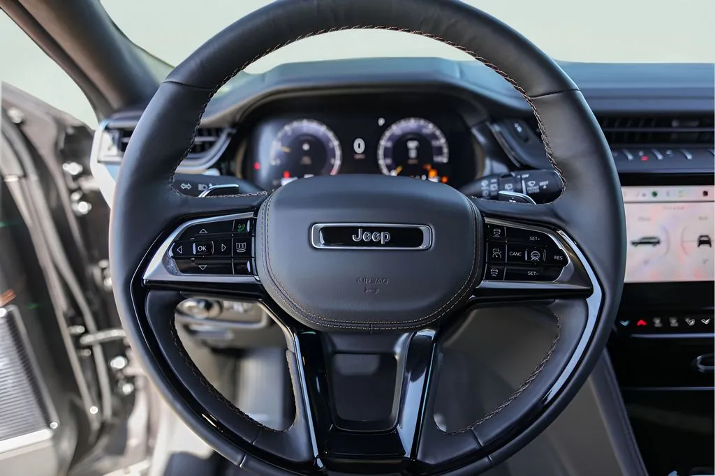 Jeep Grand Cherokee L photo 15