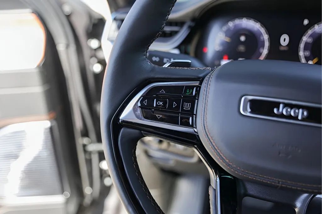 Jeep Grand Cherokee L photo 17
