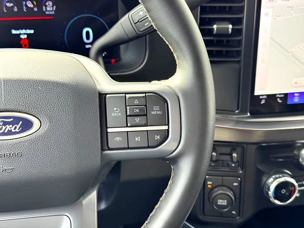 Ford F350SD photo 23