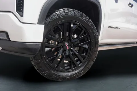 More photos of 2022 GMC Sierra 1500 Denali at Covert Buick GMC, TX