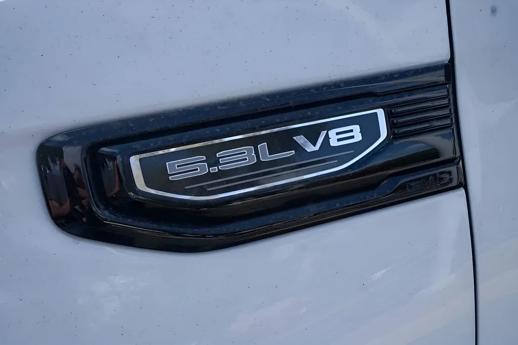 GMC Sierra photo 7