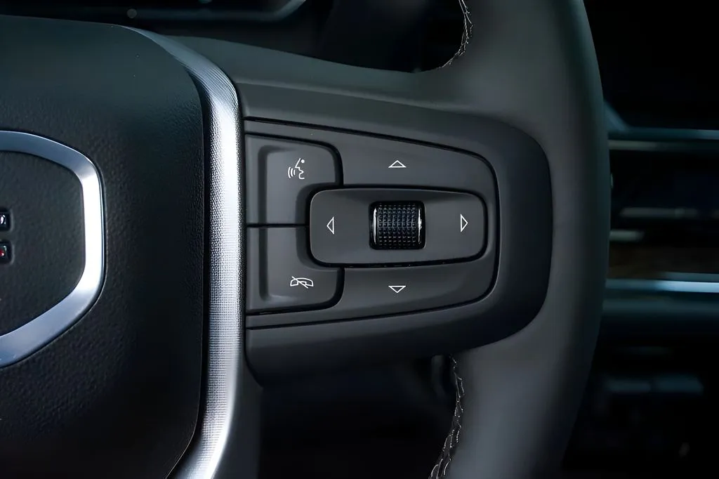GMC Sierra photo 16