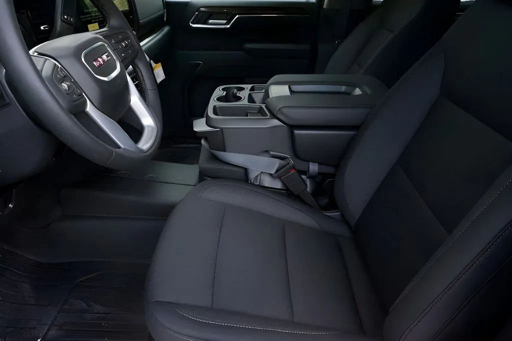 GMC Sierra photo 9