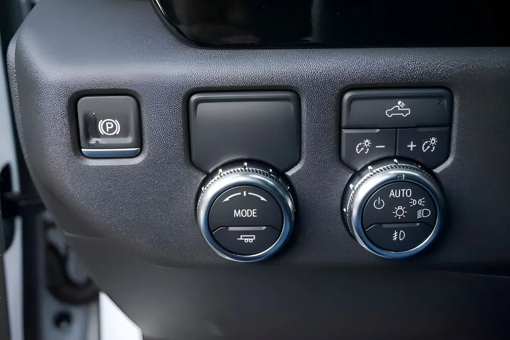 GMC Sierra photo 13
